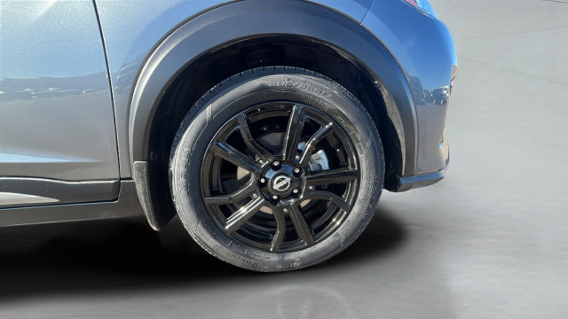 Used 2023 Nissan Kicks SR w/ SR Premium Package FWD image 27
