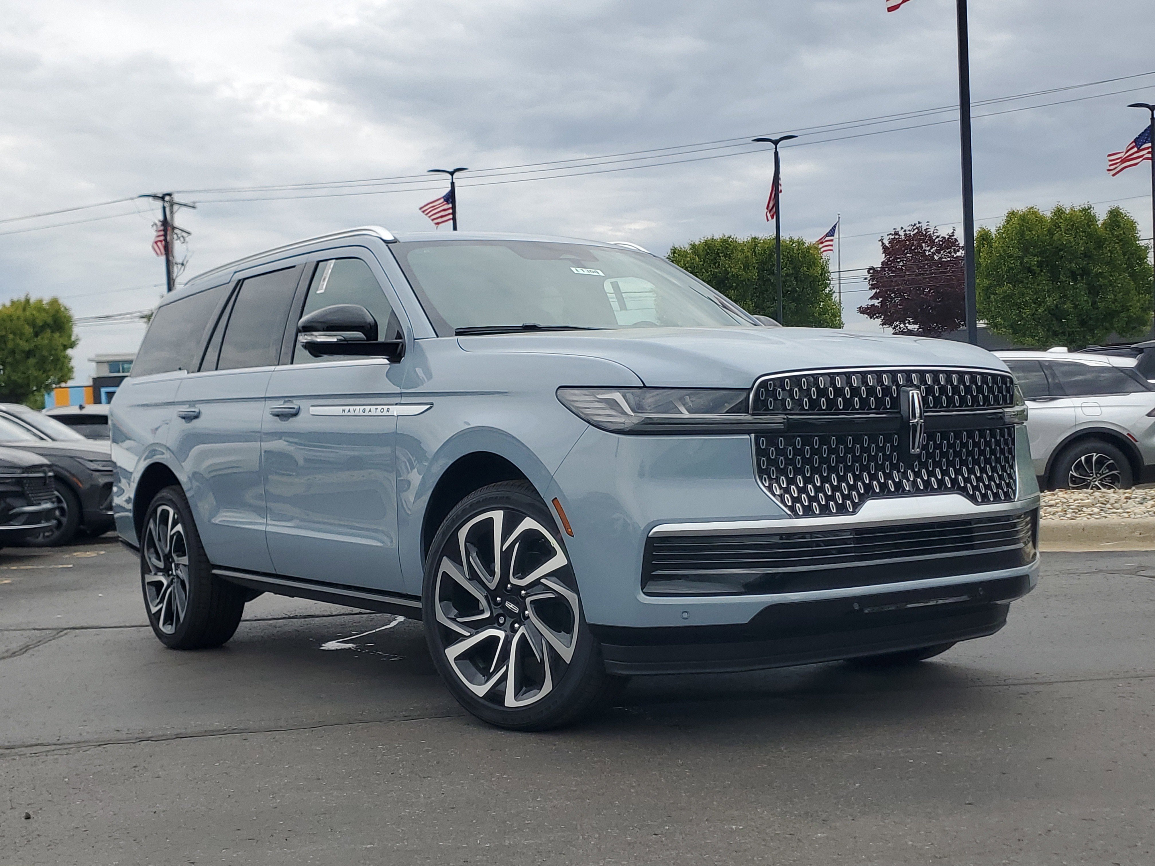 New 2026 Lincoln Navigator Reserve AWD/4WD image 1