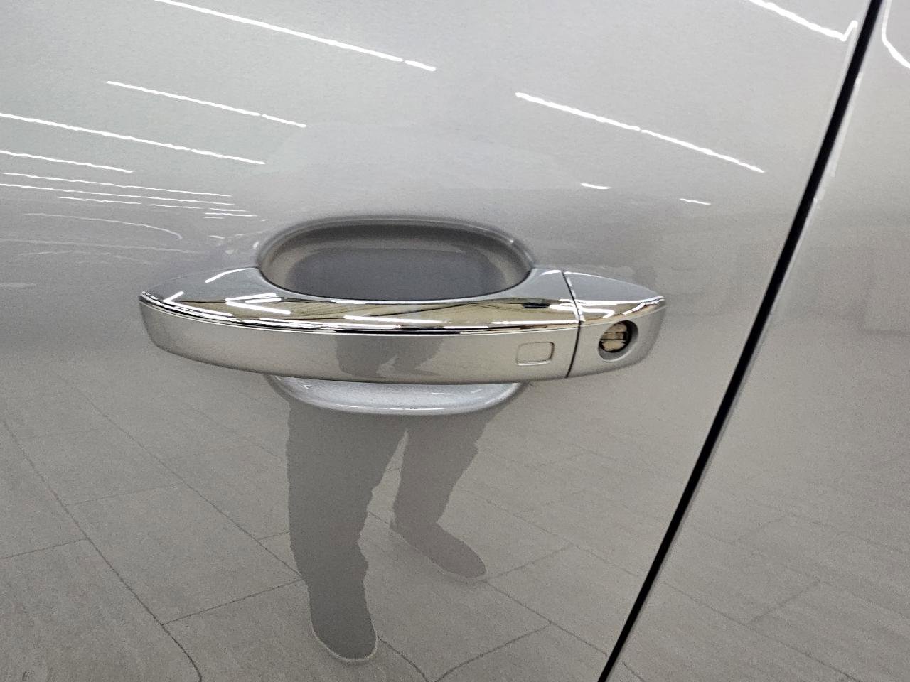 Used 2016 Audi Q5 2.0T Premium Plus w/ Technology Package image 12