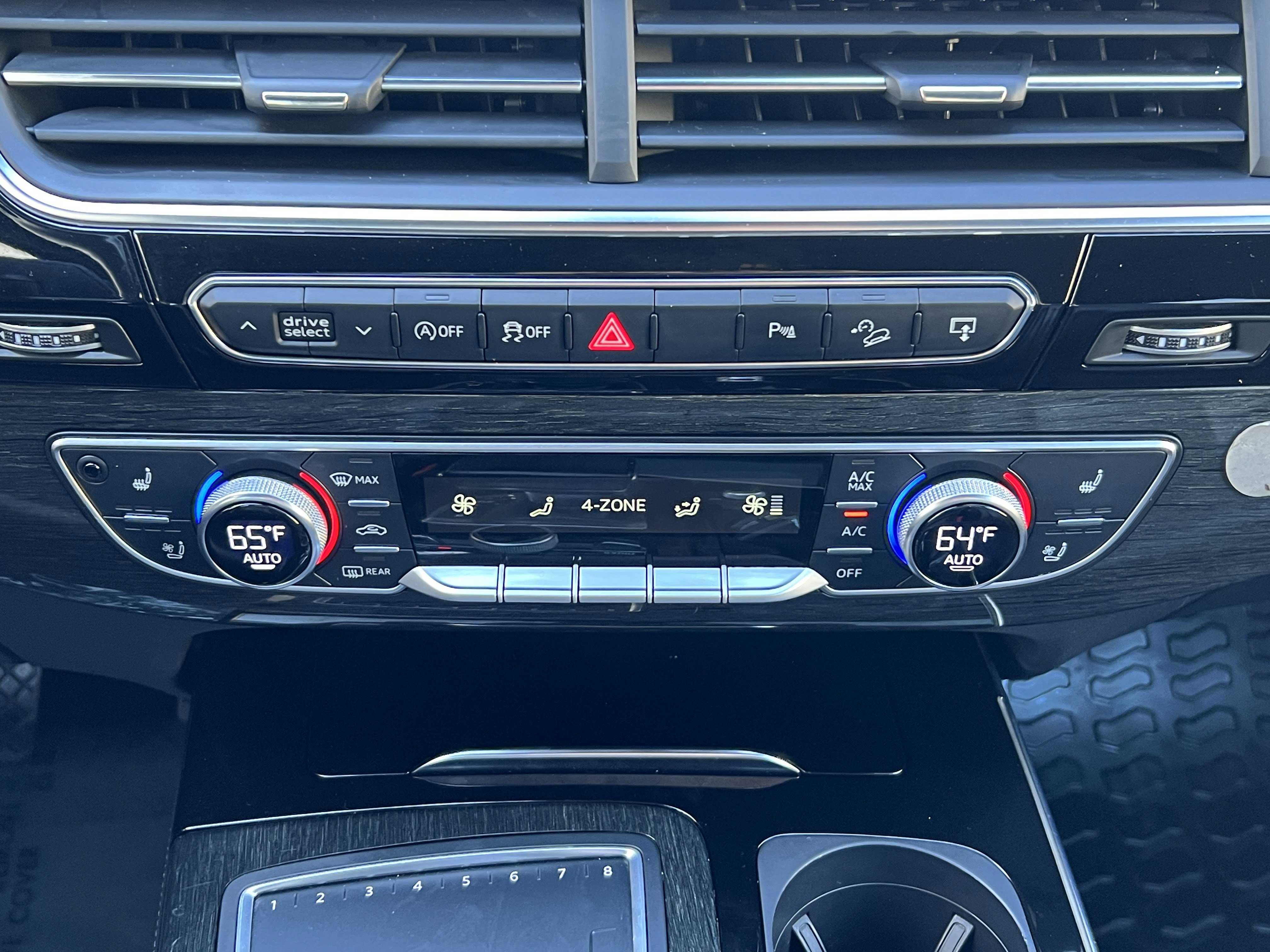 Used 2017 Audi Q7 3.0T Prestige w/ Prestige Package image 33