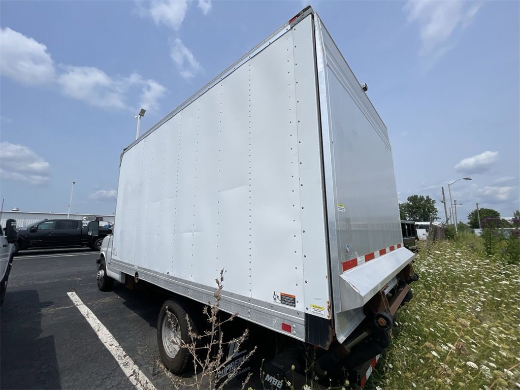 Used 2014 Chevrolet Express 4500 w/ RV Package image 5