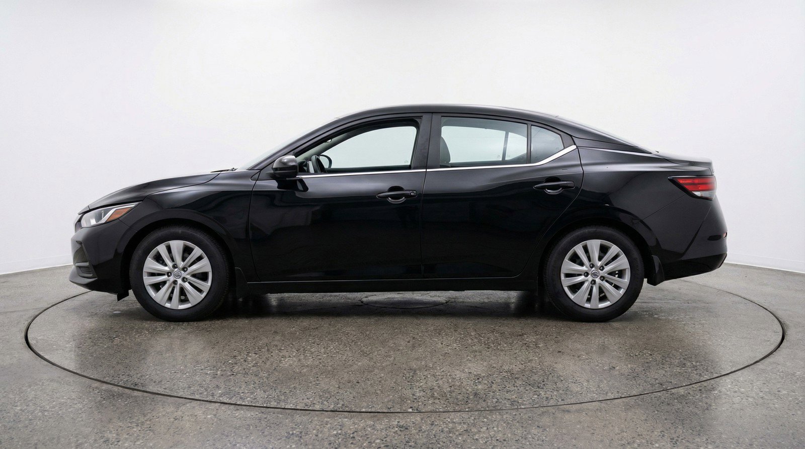 Used 2025 Nissan Sentra S FWD image 5