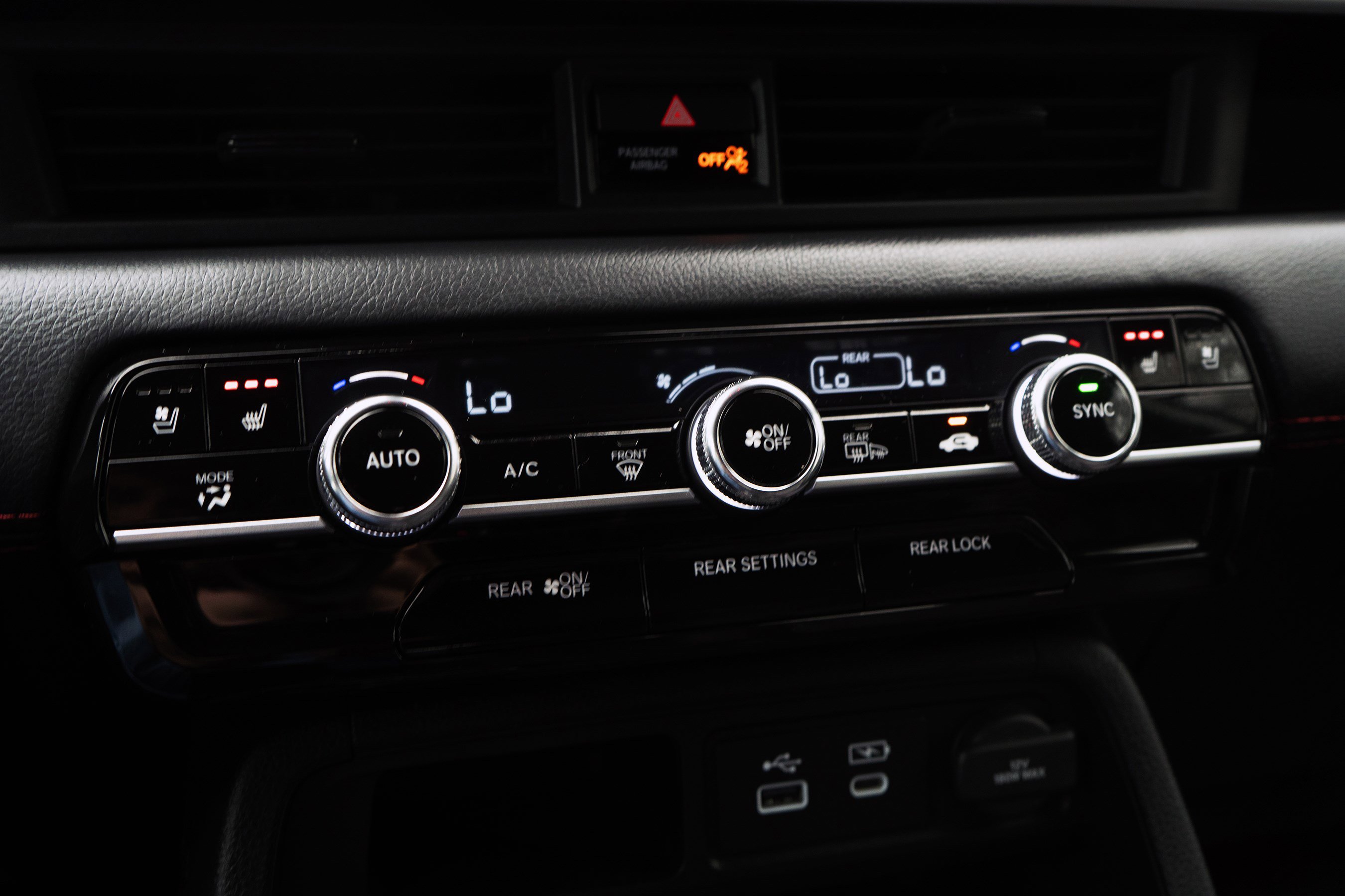 Used 2025 Honda Pilot Black Edition image 33