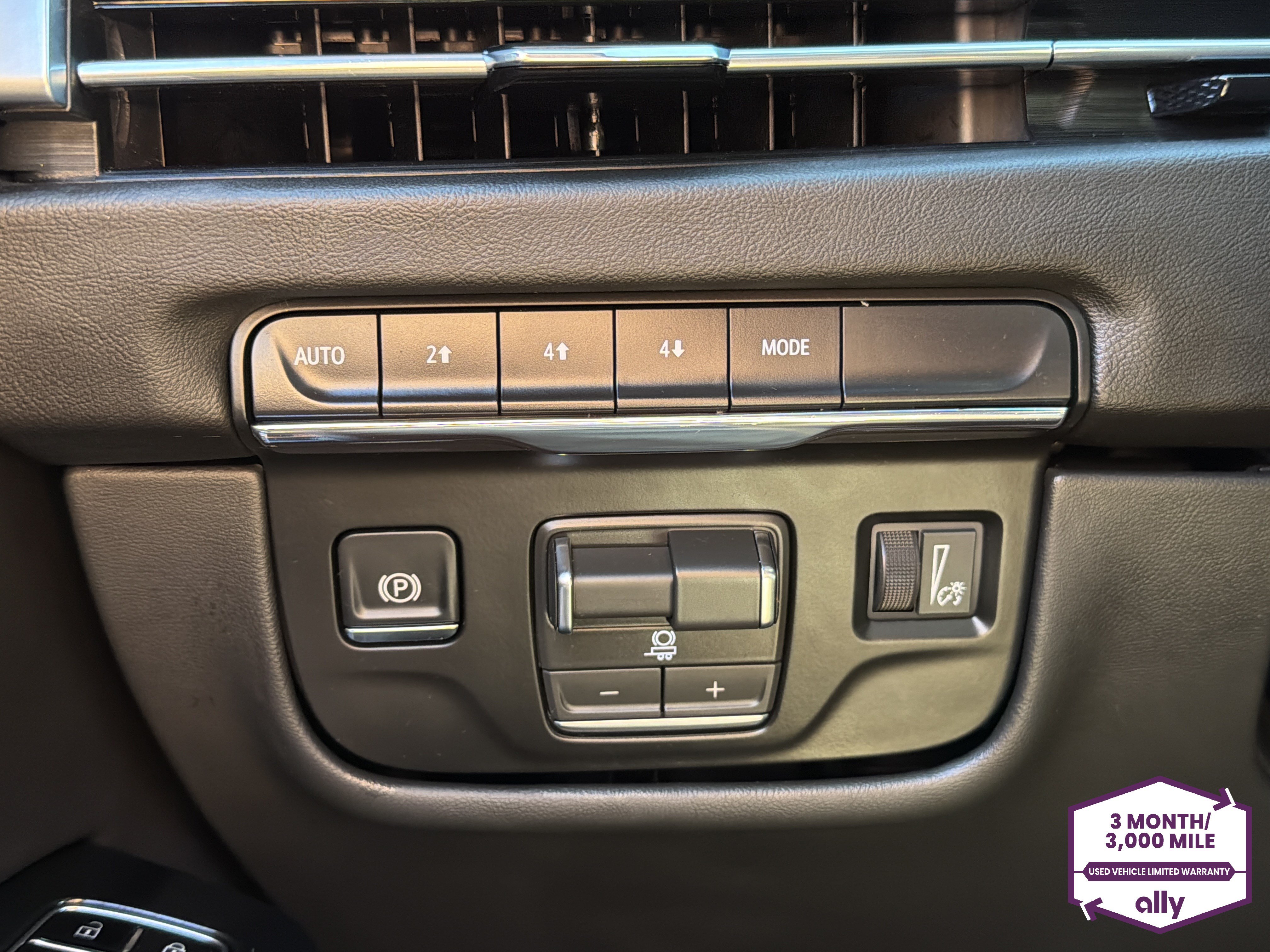 Used 2026 Cadillac Escalade Sport w/ LPO, ONYX Package AWD/4WD image 17