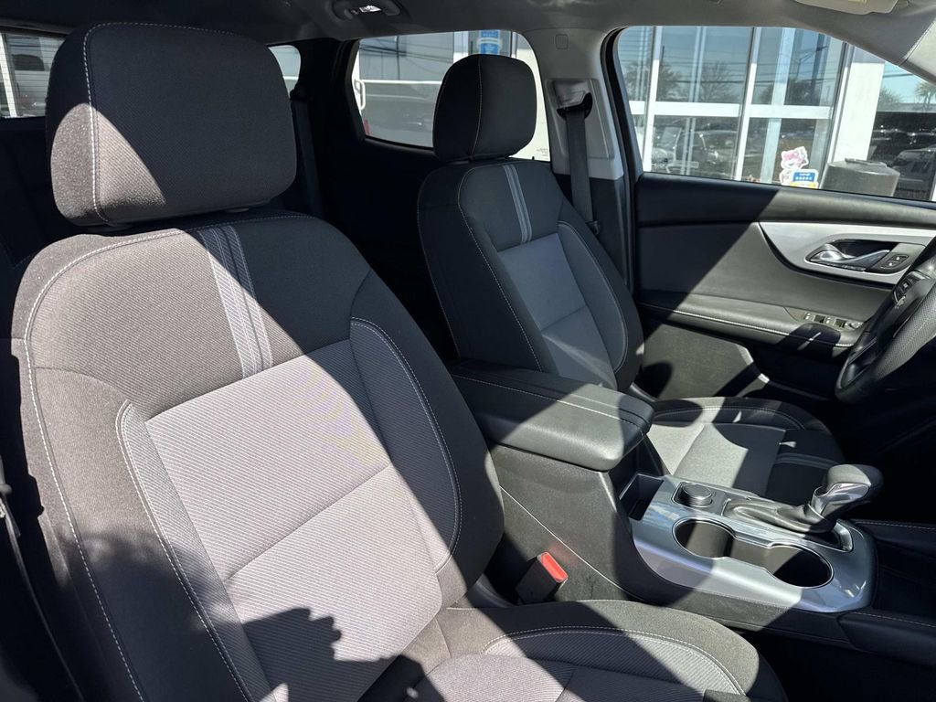 Certified 2025 Chevrolet Blazer LT image 11