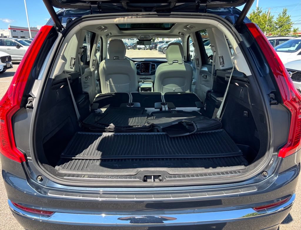 Used 2025 Volvo XC90 B5 Core w/ Climate Package AWD/4WD image 28