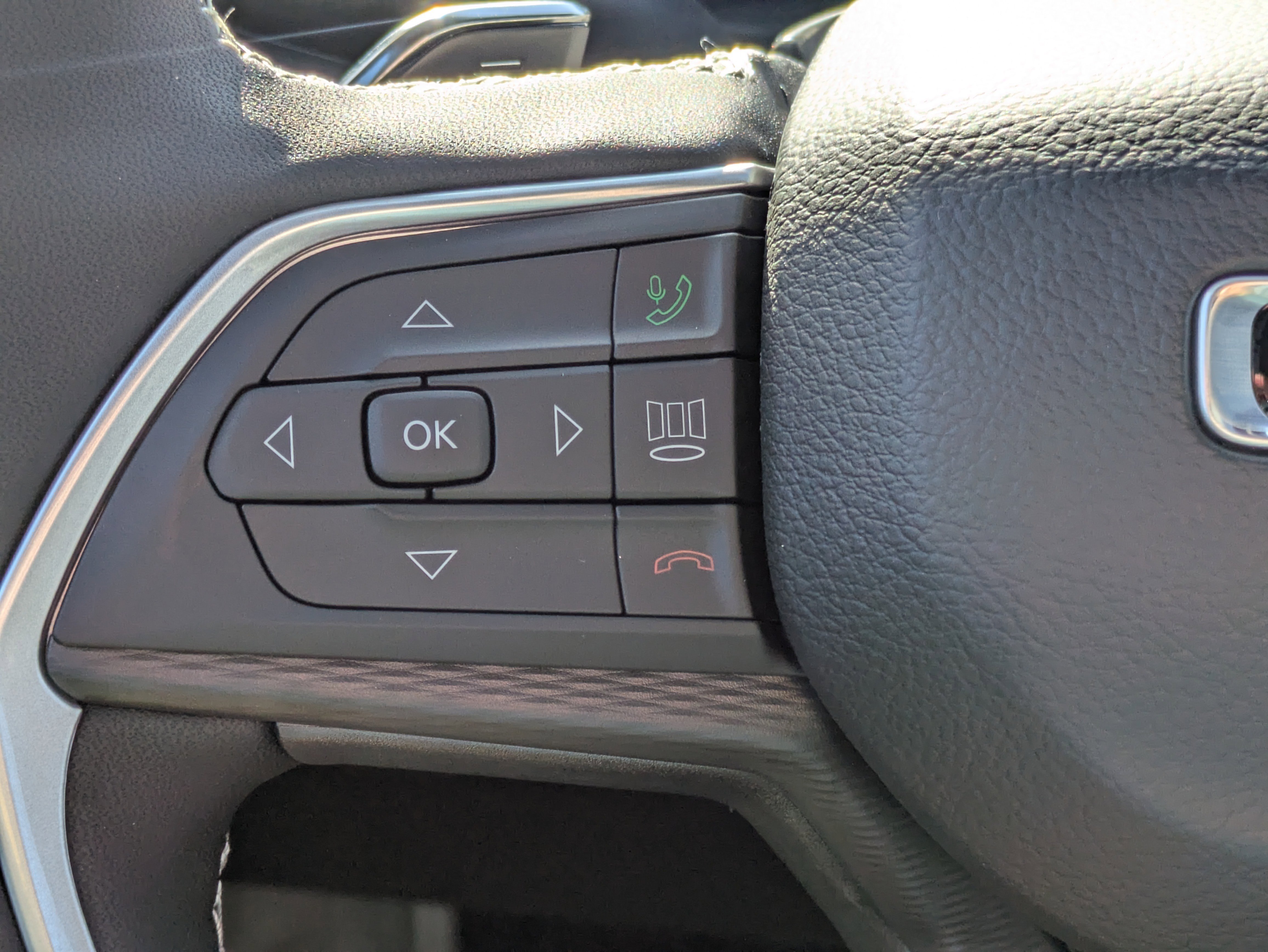 New 2025 Jeep Grand Cherokee L Altitude image 18