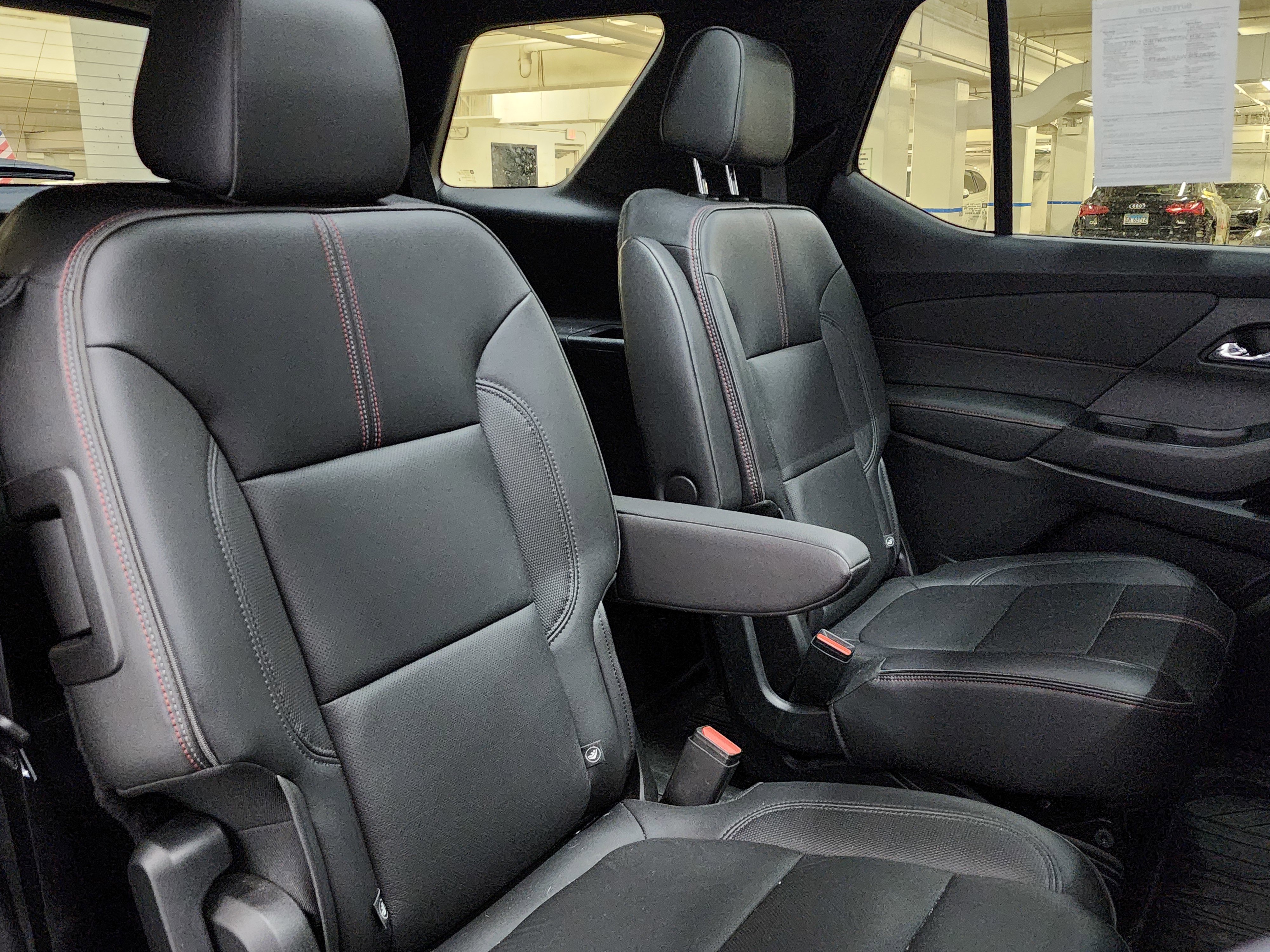 Used 2022 Chevrolet Traverse RS image 22