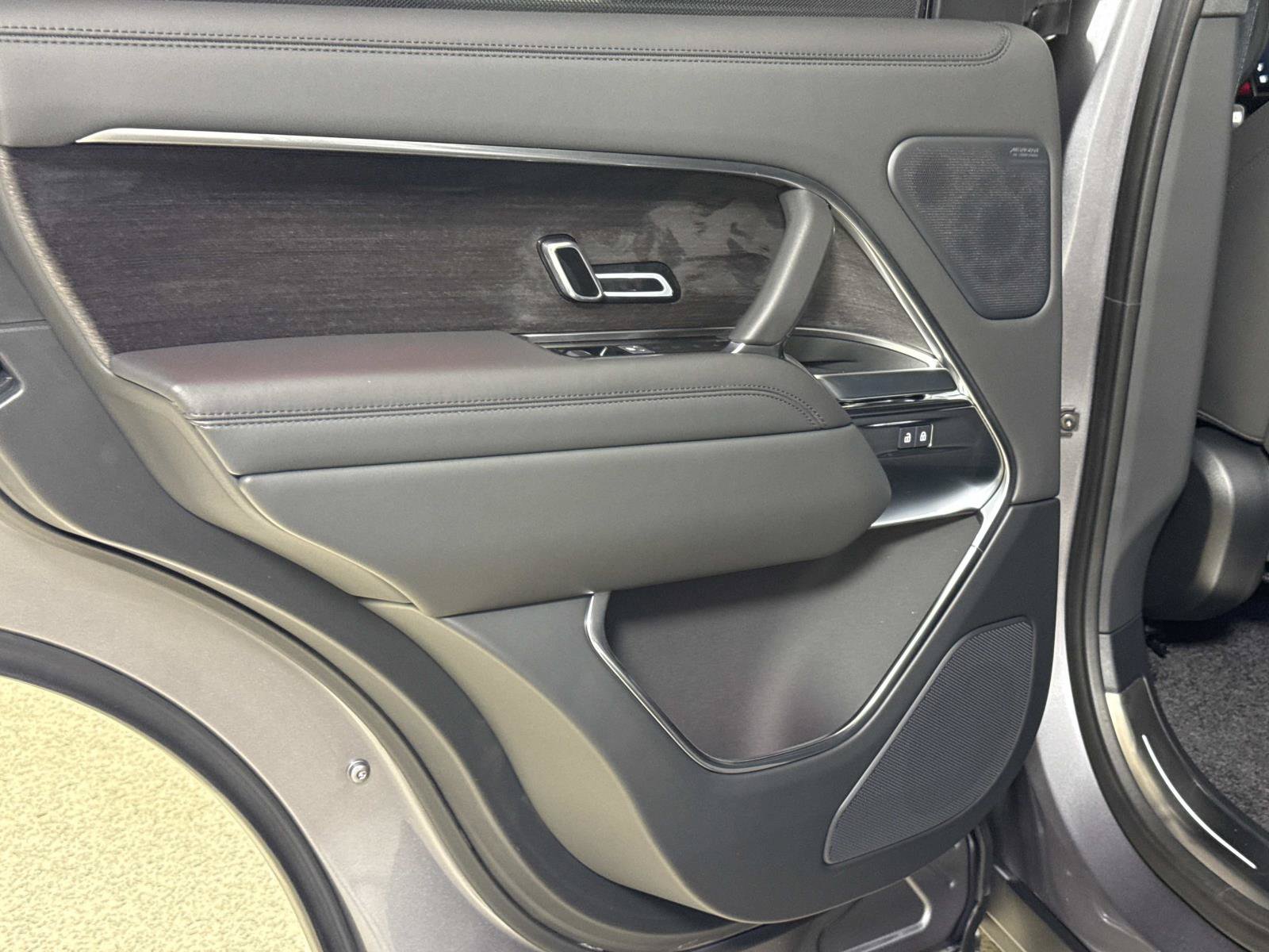 New 2026 Land Rover Range Rover SE AWD/4WD image 13