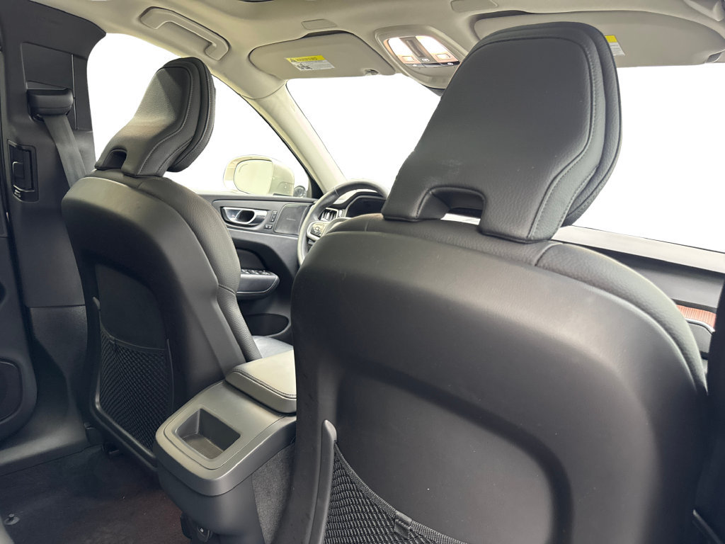 Used 2023 Volvo XC60 B5 Plus FWD image 43
