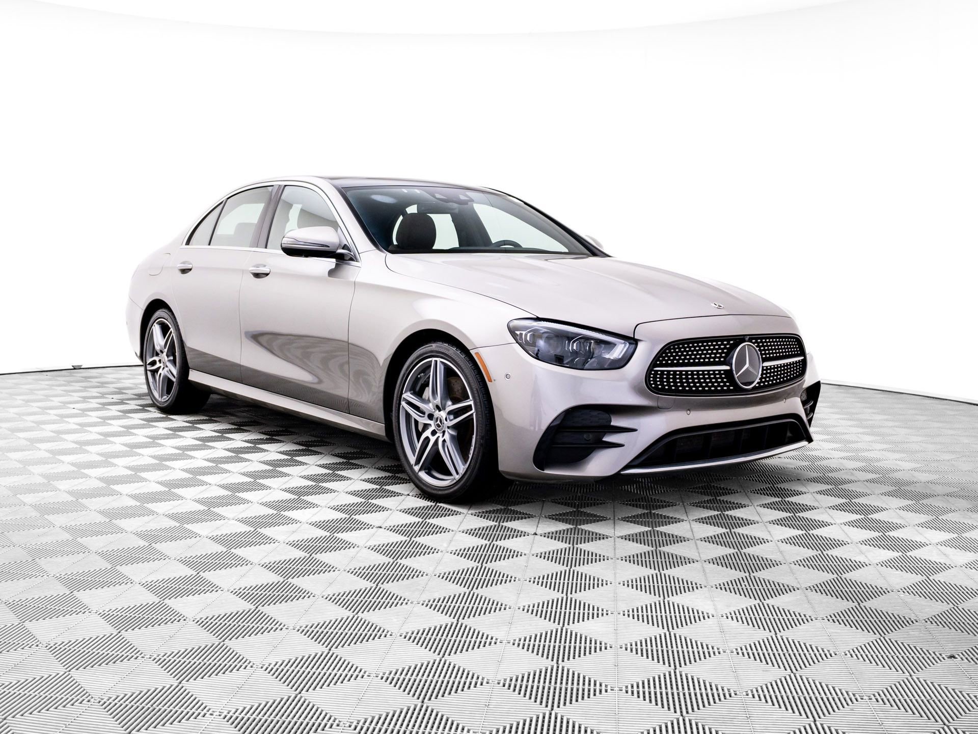 Used 2021 Mercedes-Benz E 350 4MATIC Sedan image 8