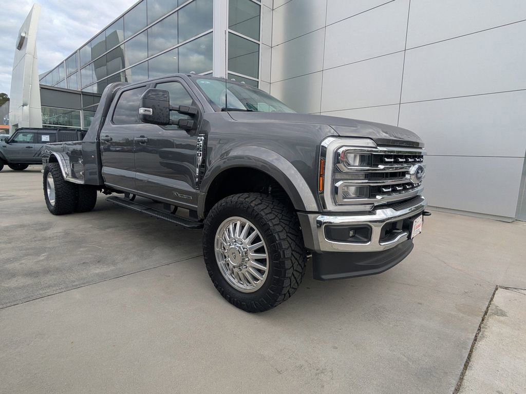 New 2025 Ford F550 4x4 Crew Cab Super Duty video 2