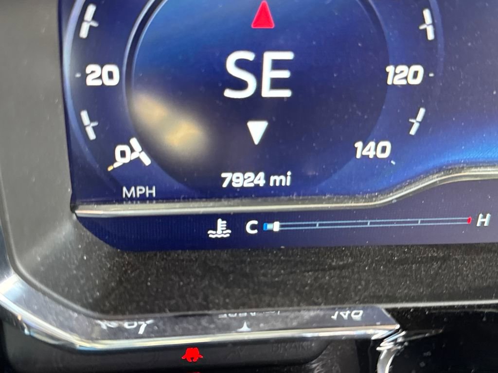 Used 2025 Chevrolet Silverado 1500 LTZ image 24