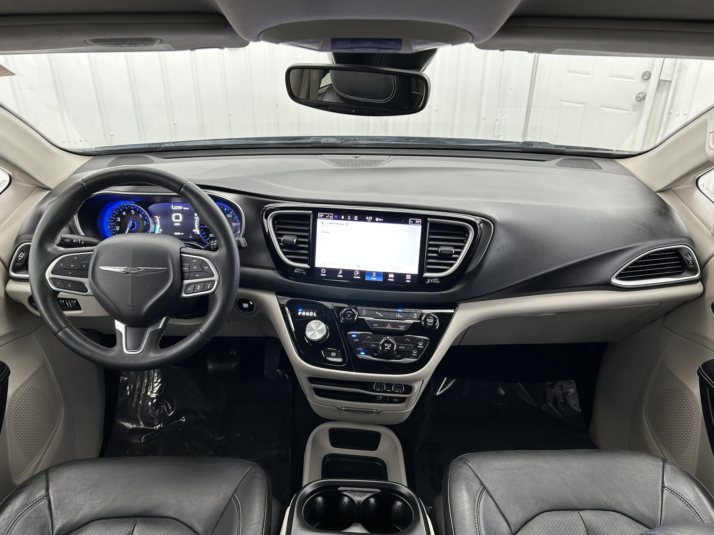 Used 2022 Chrysler Pacifica Touring-L FWD image 14