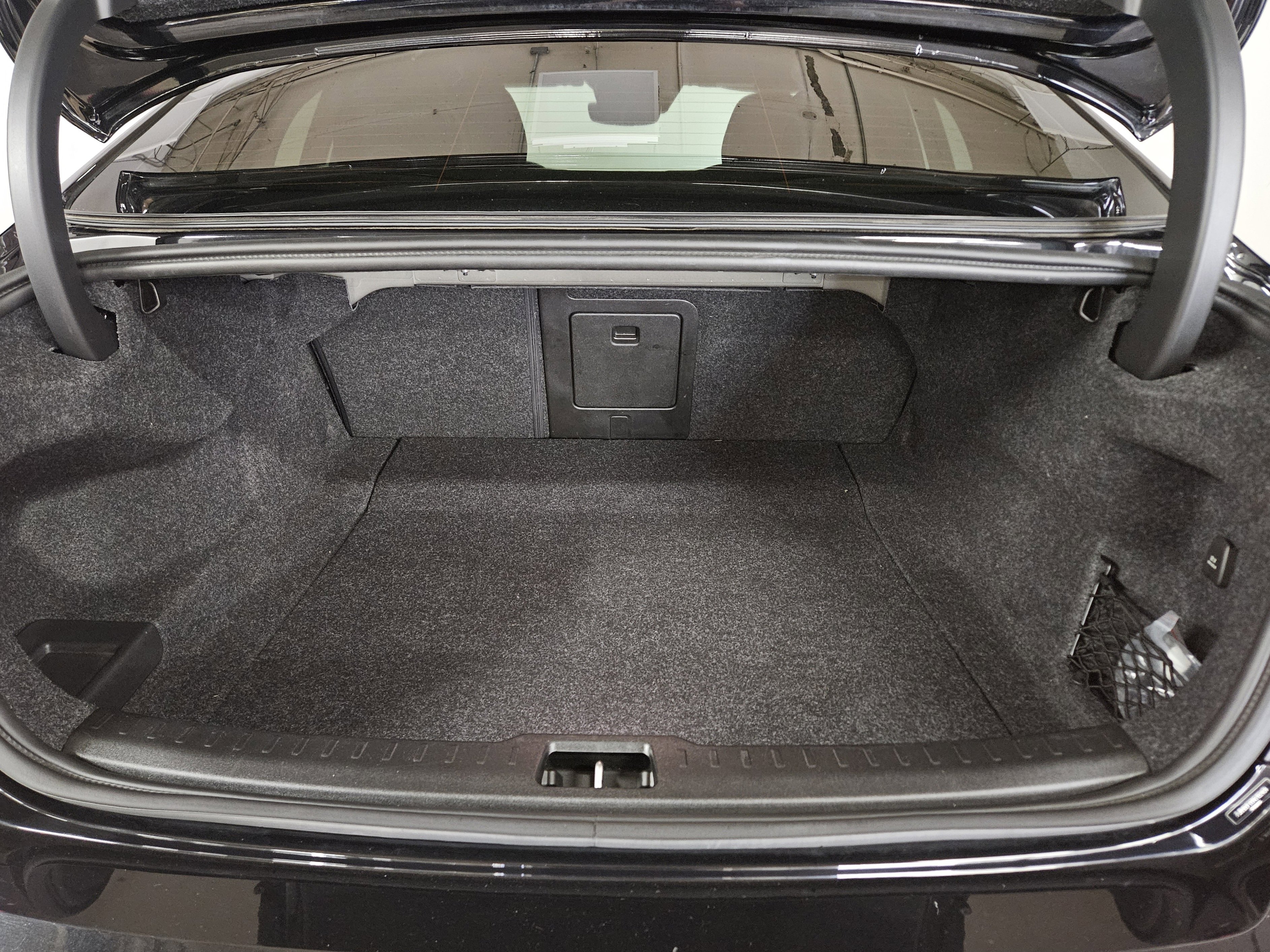 Used 2022 Volvo S60 T8 R-Design w/ Advanced Package image 17