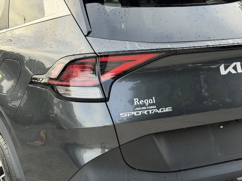 Certified 2024 Kia Sportage EX FWD image 7