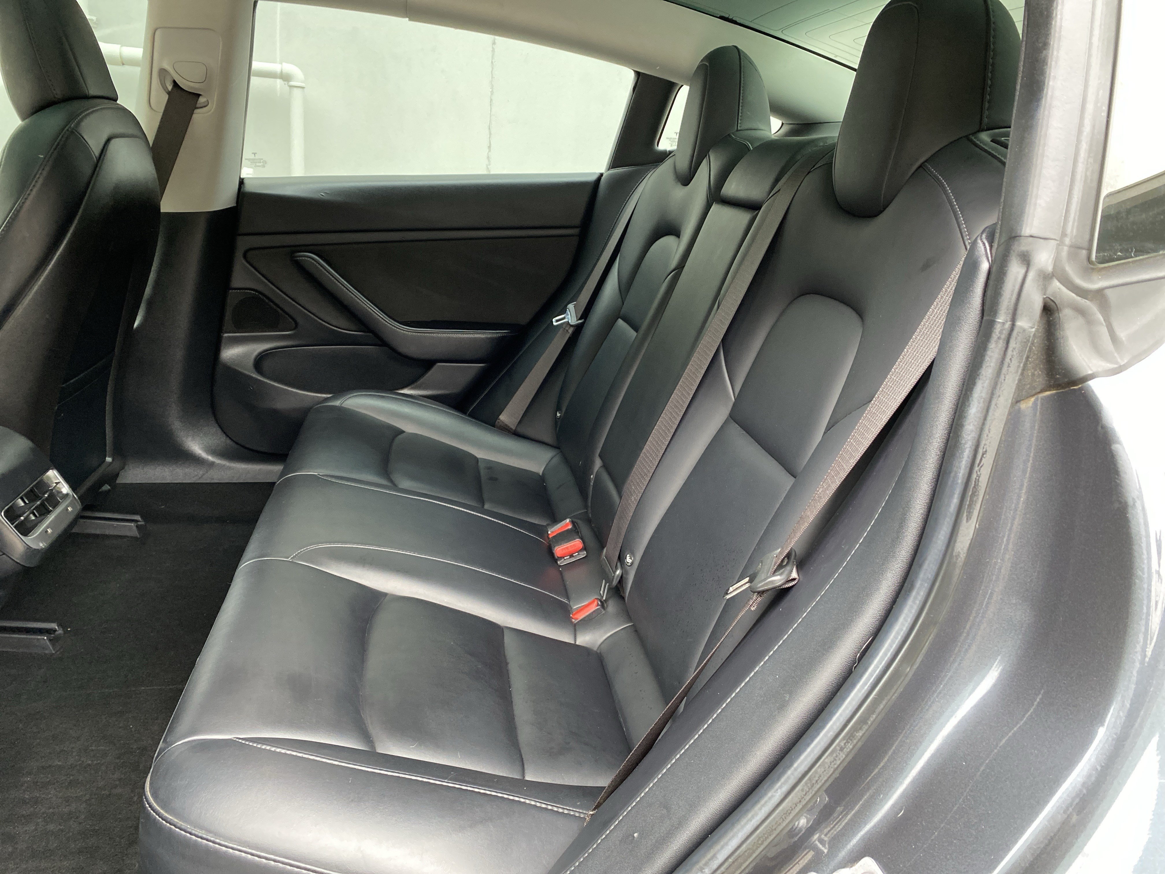 Used 2018 Tesla Model 3 Long Range AWD/4WD image 32