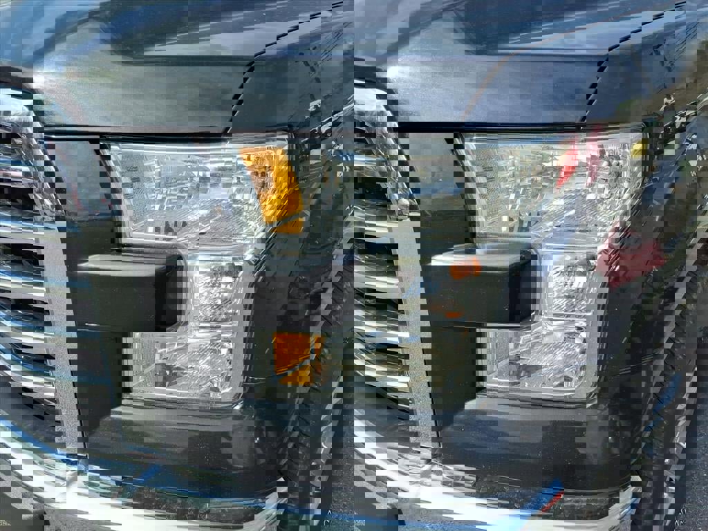 Used 2015 Ford F150 XLT w/ Equipment Group 302A Luxury image 11