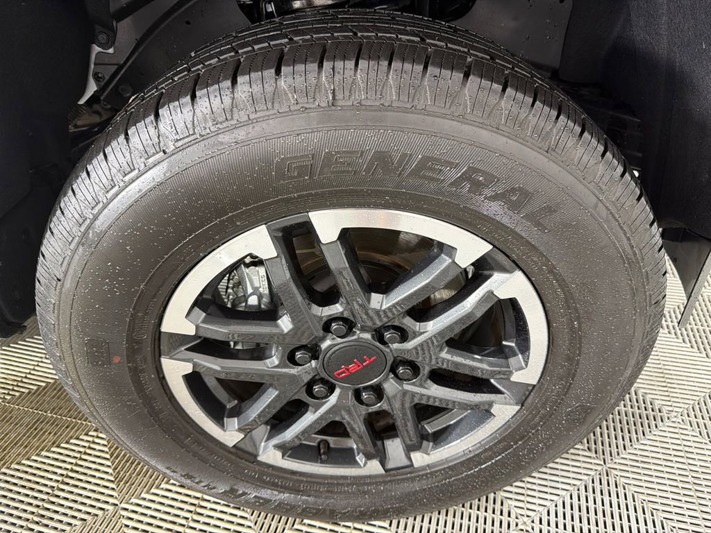 Used 2025 Toyota Tacoma TRD Sport RWD image 12