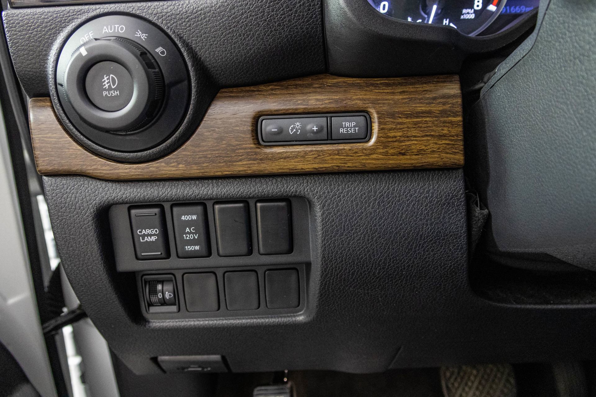 Used 2021 Nissan Titan Platinum Reserve w/ Moonroof Package AWD/4WD image 35