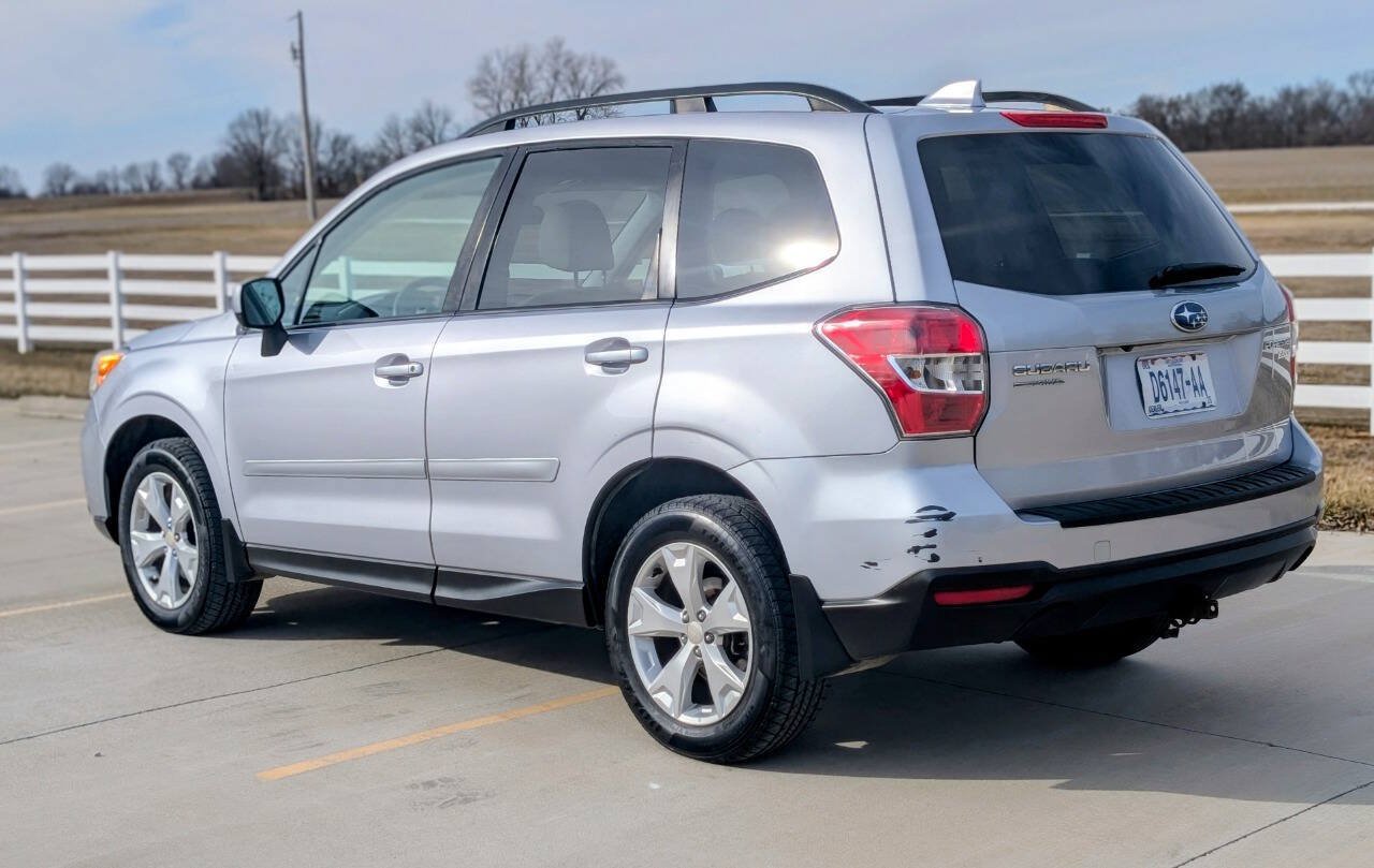 Used 2016 Subaru Forester 2.5i Premium w/ All-Weather Package AWD/4WD image 6
