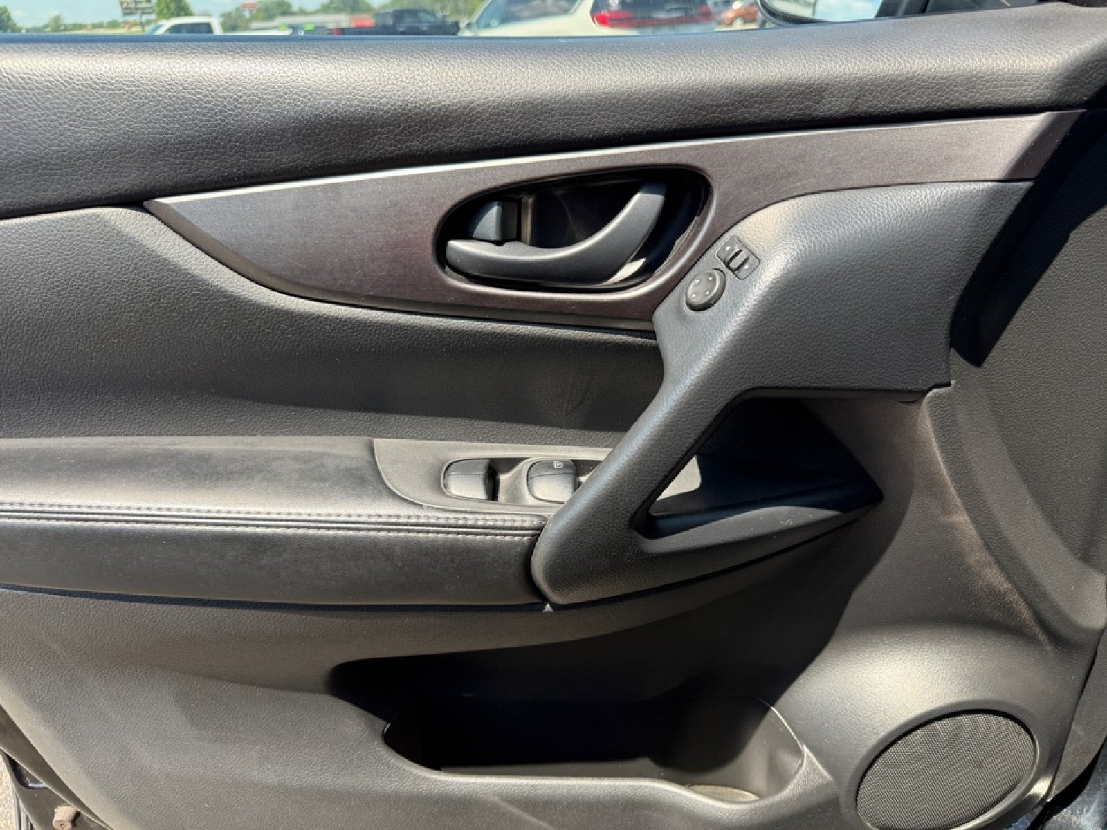 Used 2020 Nissan Rogue Sport S AWD/4WD image 34
