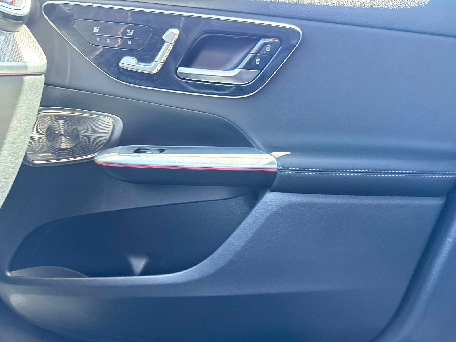 Certified 2025 Mercedes-Benz GLC 300 image 23