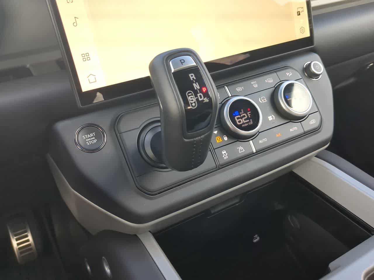 New 2026 Land Rover Defender 110 X AWD/4WD image 33
