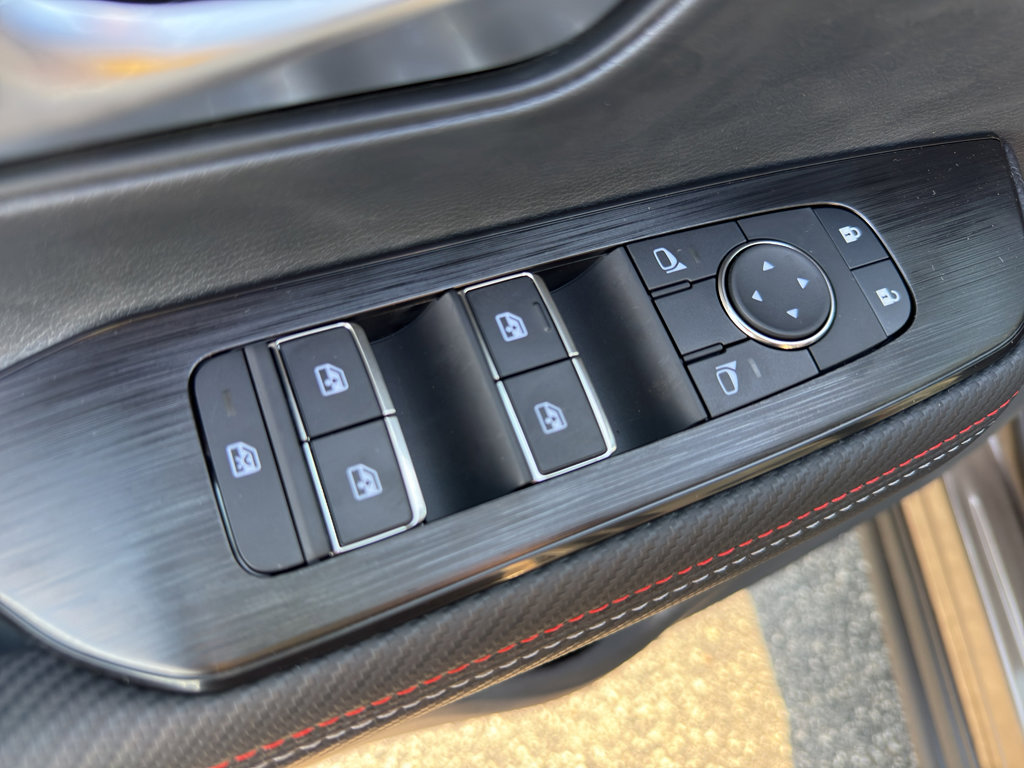 New 2026 Nissan Kicks SR w/ Cold Weather Package image 12