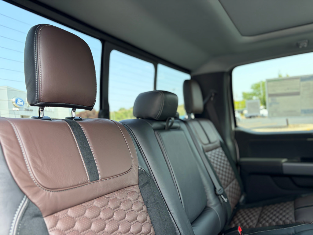 New 2026 Ford F250 Lariat w/ Black Appearance Package AWD/4WD image 25