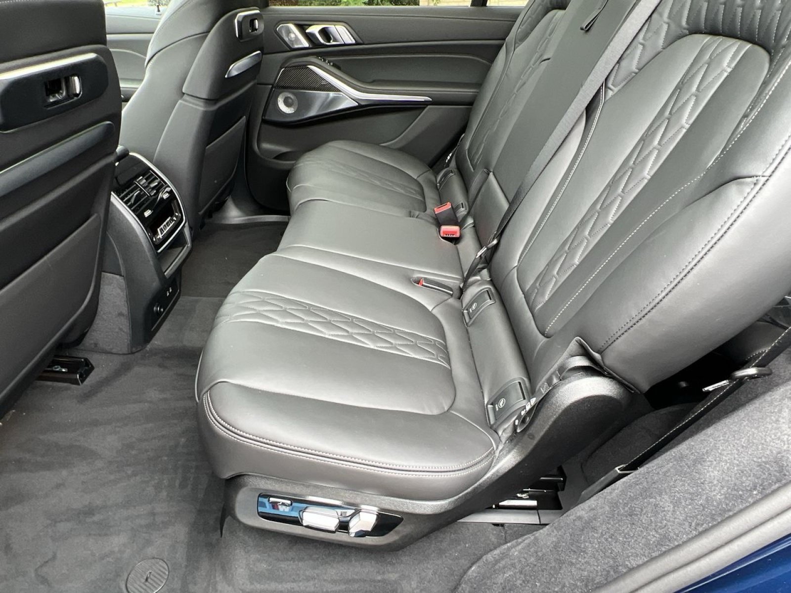 New 2027 BMW X7 M60i AWD/4WD image 22