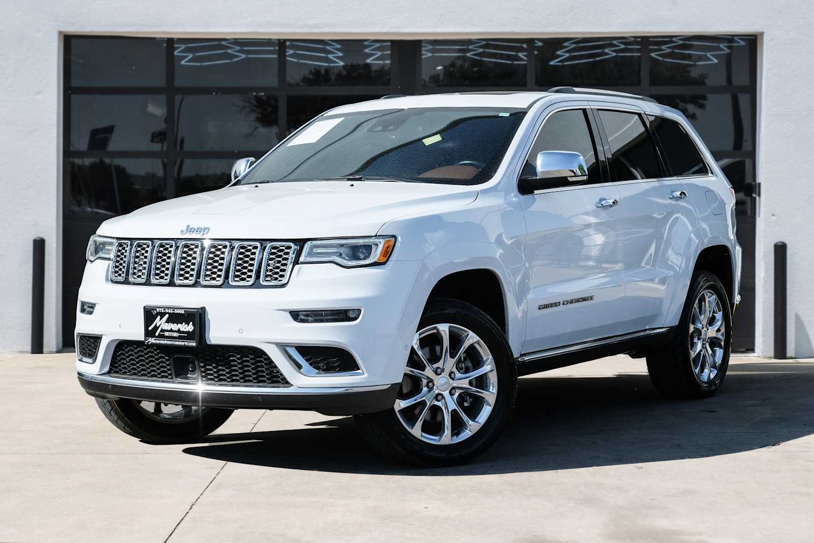 Used 2021 Jeep Grand Cherokee Summit AWD/4WD image 1