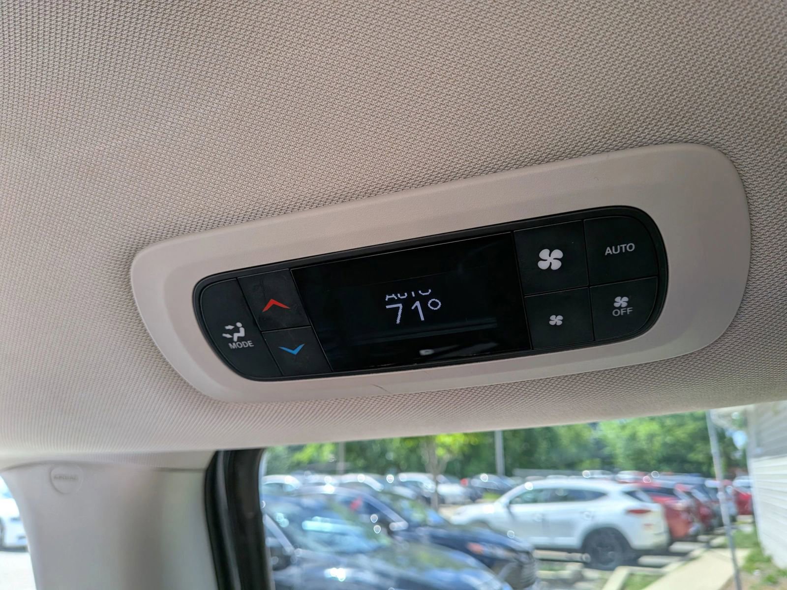 Used 2022 Chrysler Pacifica Touring-L w/ Uconnect Theater Family Group FWD image 50
