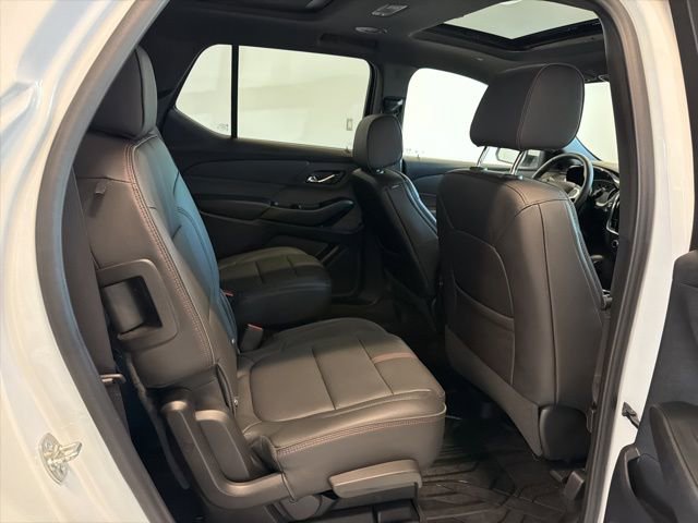 Used 2024 Chevrolet Traverse RS image 33