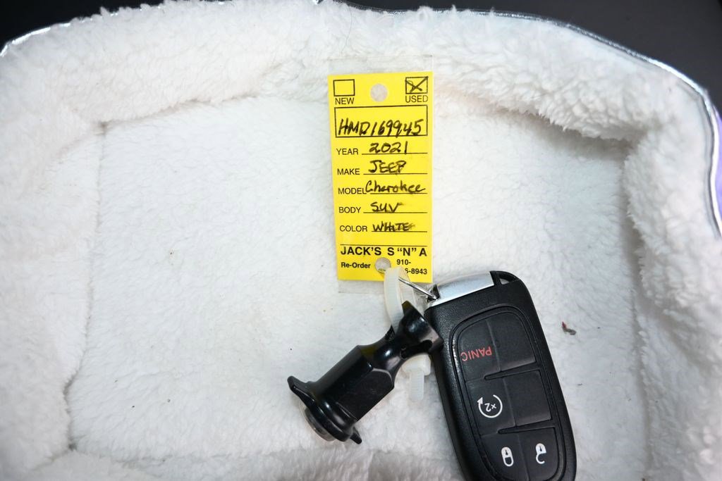 Used 2021 Jeep Cherokee Latitude Lux AWD/4WD image 18