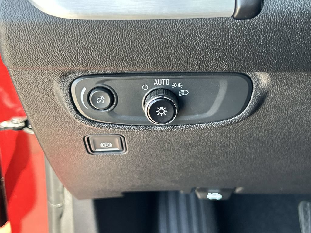 Used 2023 GMC Terrain SLE FWD image 18