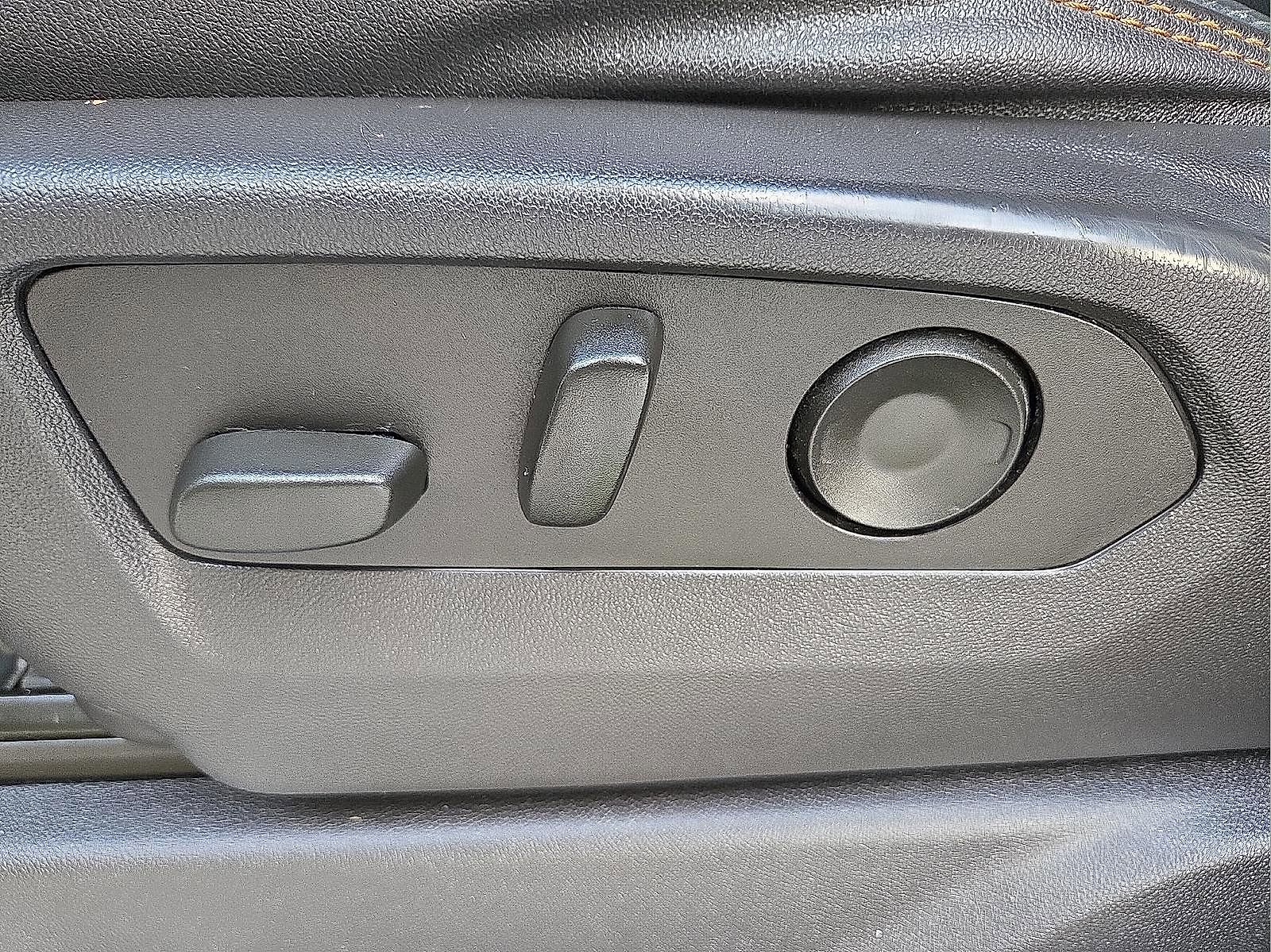 Used 2024 GMC Sierra 2500 AT4 image 15