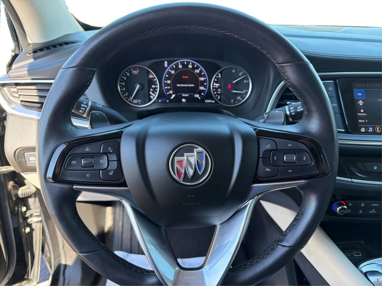 Used 2022 Buick Enclave Avenir AWD/4WD image 15