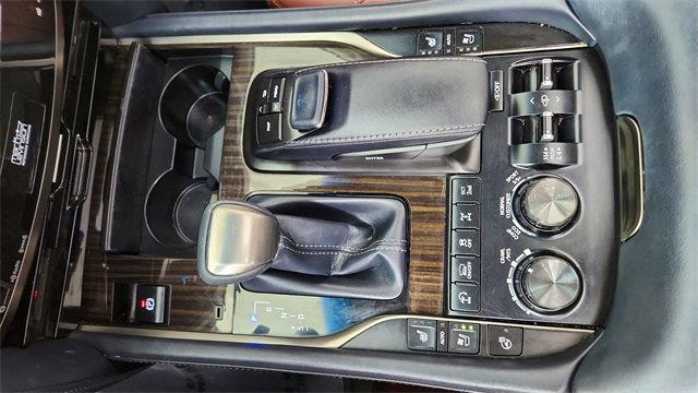 Used 2021 Lexus LX 570 4WD w/ 3rd Row & Luxury Pkg image 53