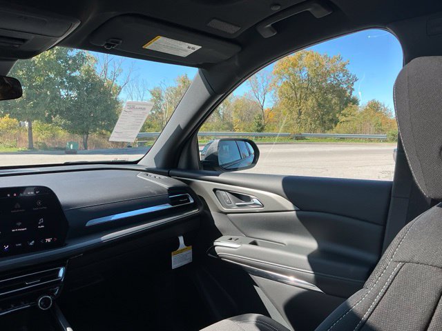 New 2027 Chevrolet Traverse LT w/ Sun and Wheel Package AWD/4WD image 28
