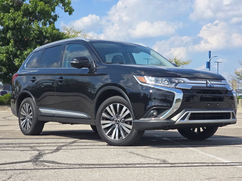 Used 2019 Mitsubishi Outlander AWD image 2