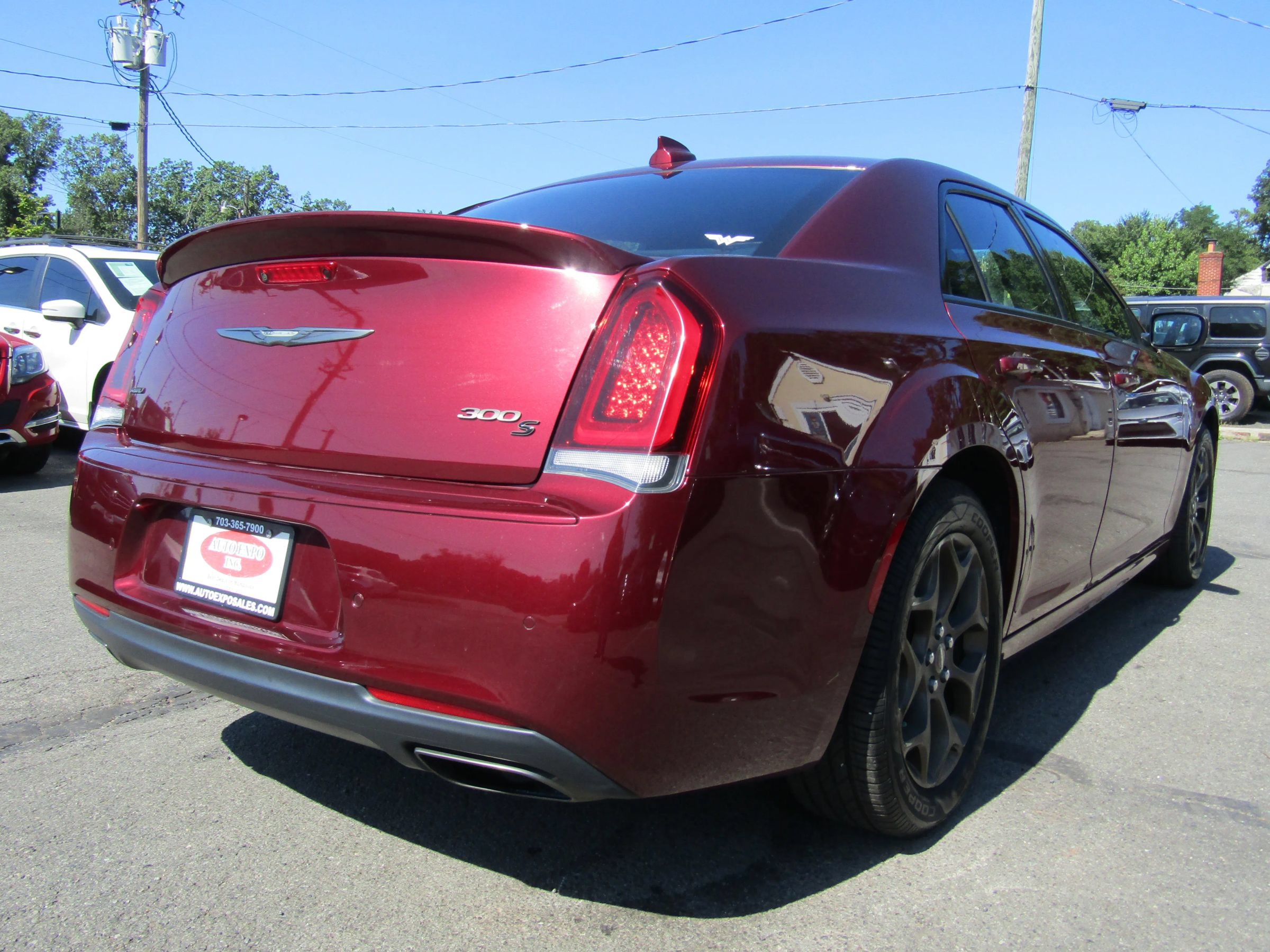 Used 2018 Chrysler 300 S w/ Safetytec Plus Group AWD/4WD image 7