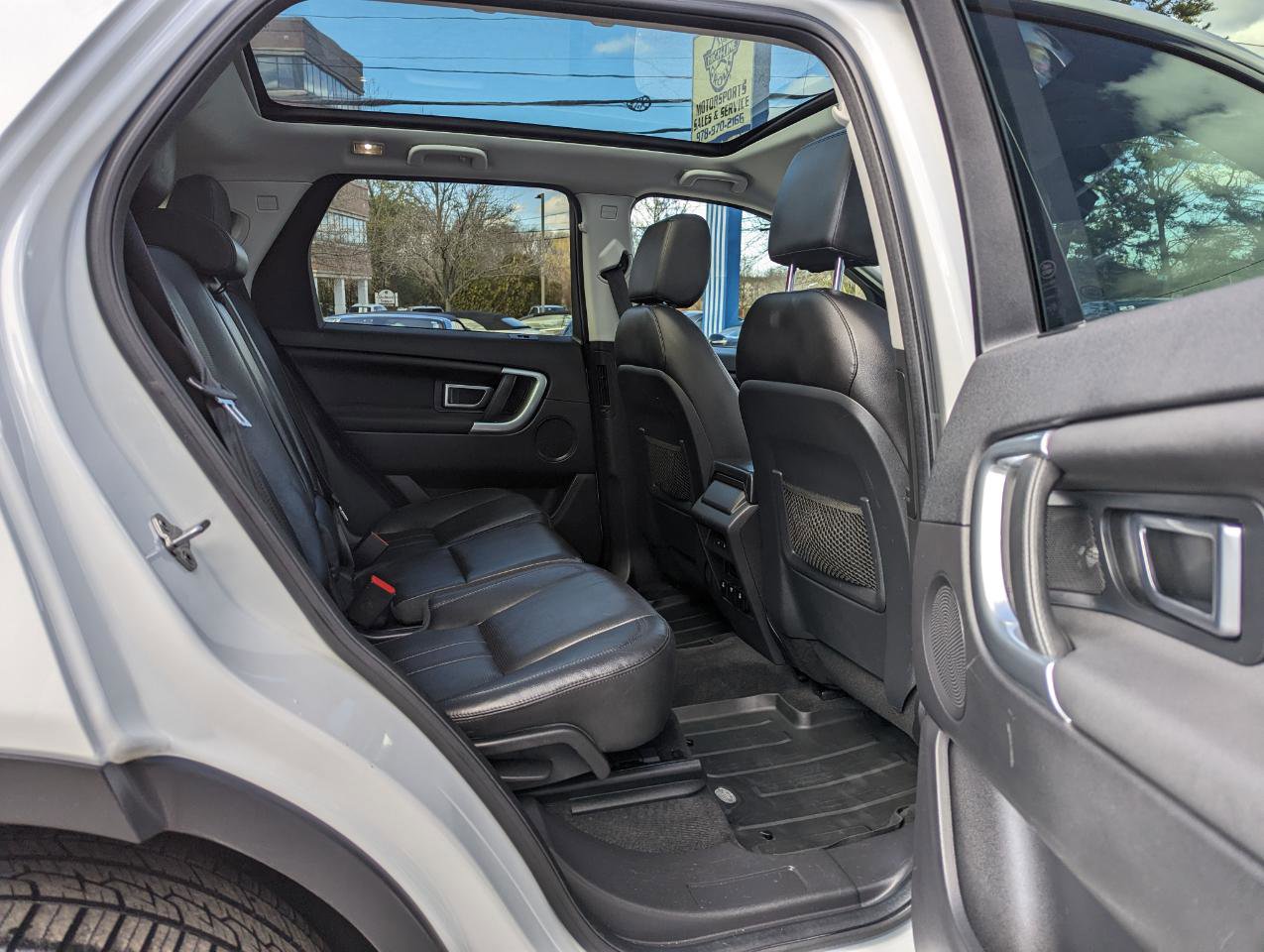 Used 2017 Land Rover Discovery Sport HSE image 36