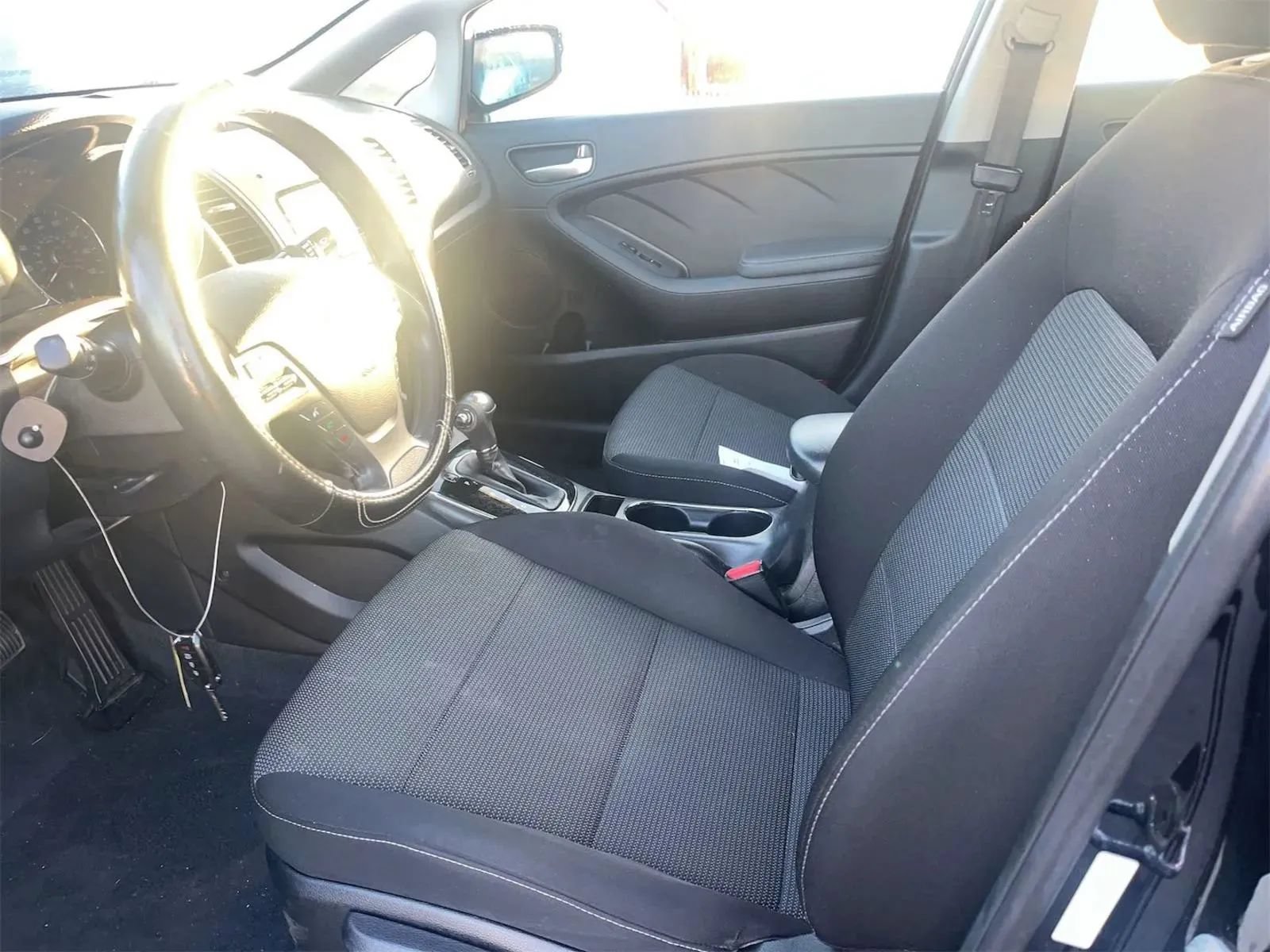 Used 2018 Kia Forte LX w/ LX Rear Camera Package FWD image 3
