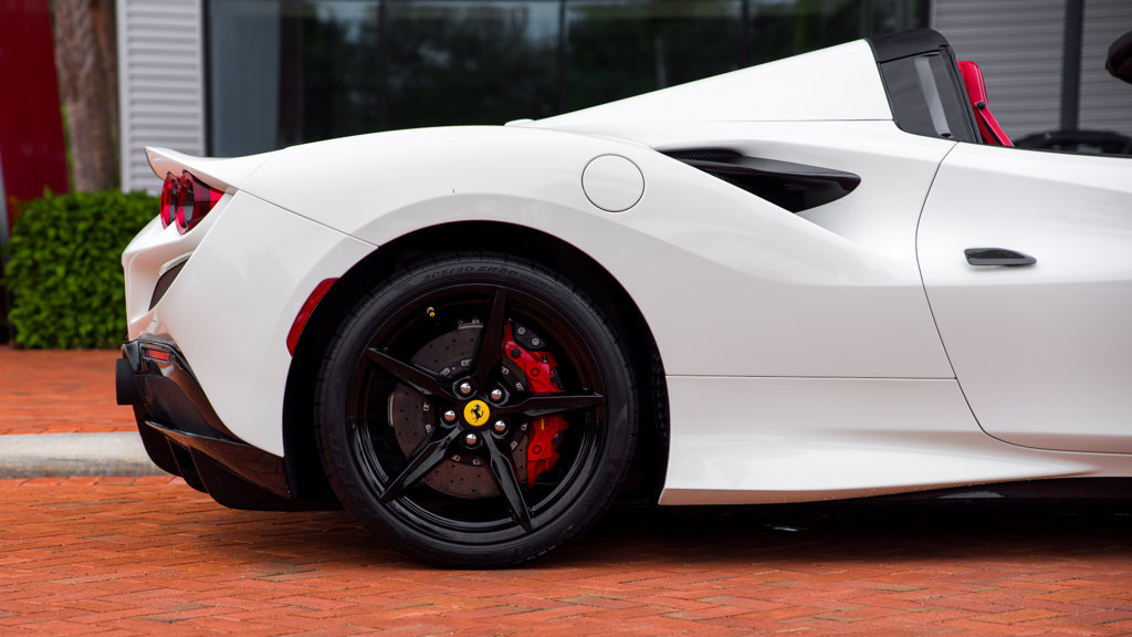 Used 2022 Ferrari F8 Tributo RWD image 8