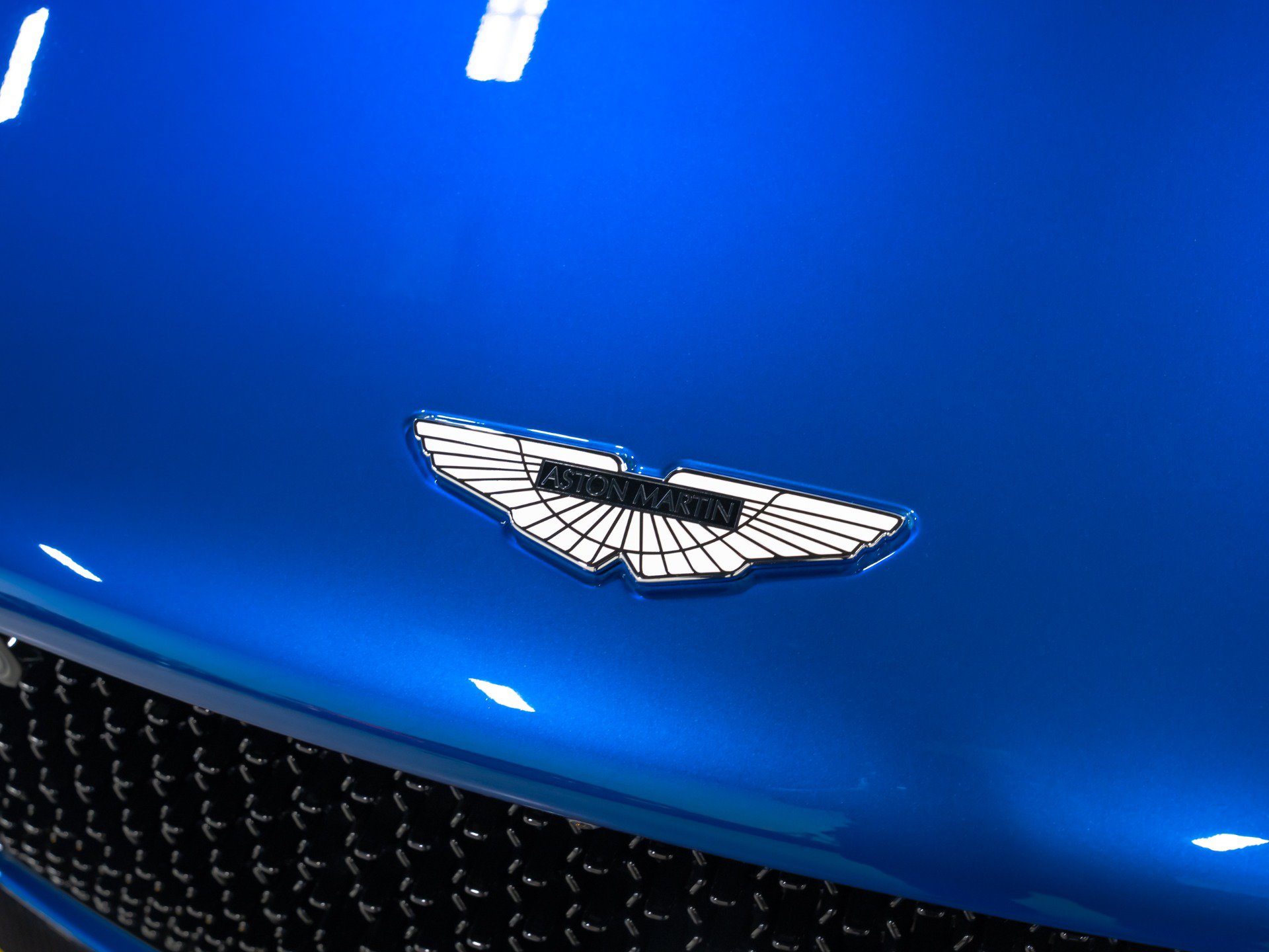 Used 2023 Aston Martin DBS Superleggera Volante RWD image 26