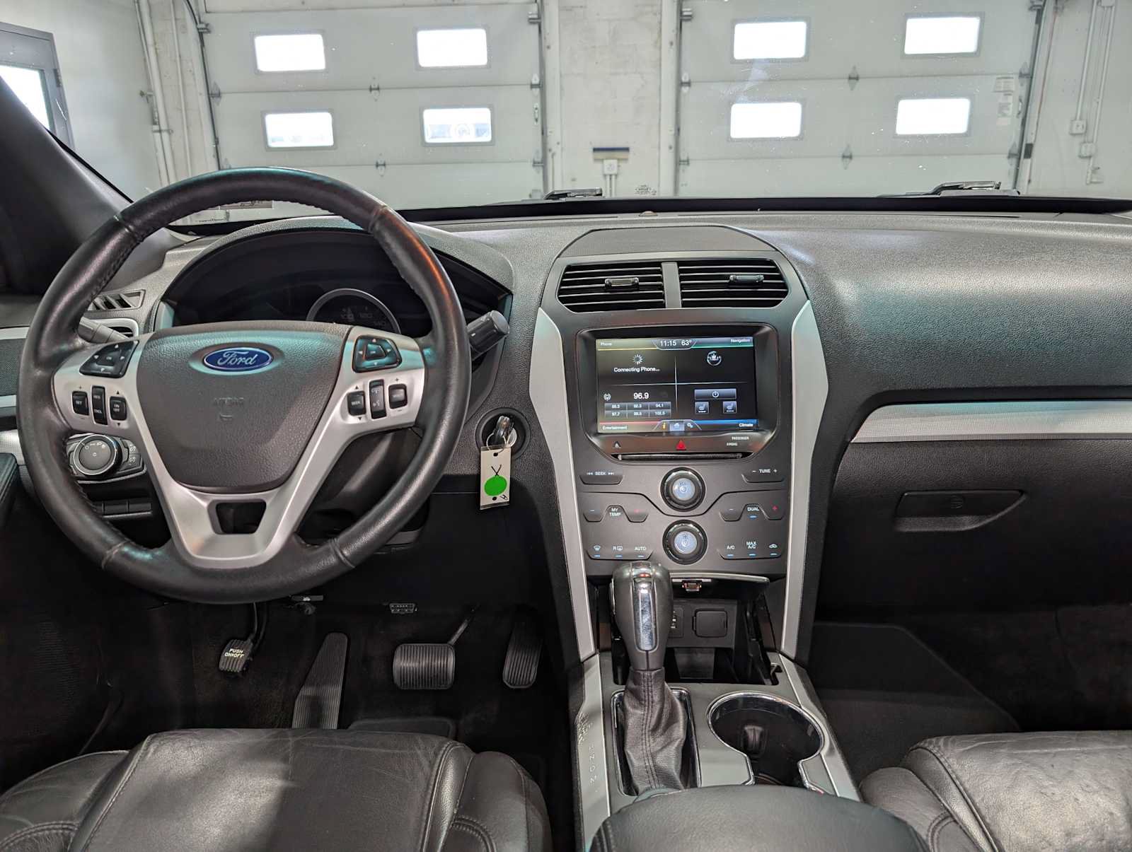 Used 2015 Ford Explorer XLT w/ Equipment Group 202B AWD/4WD image 16