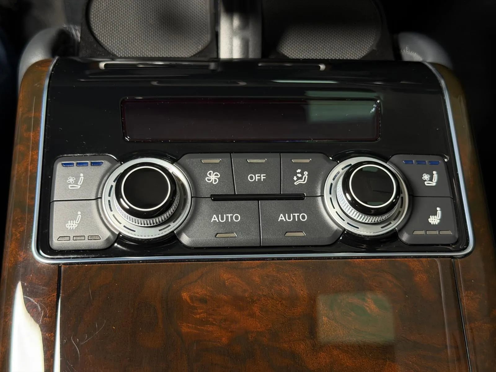 Used 2015 Audi A8 L 4.0T w/ Premium Package image 32