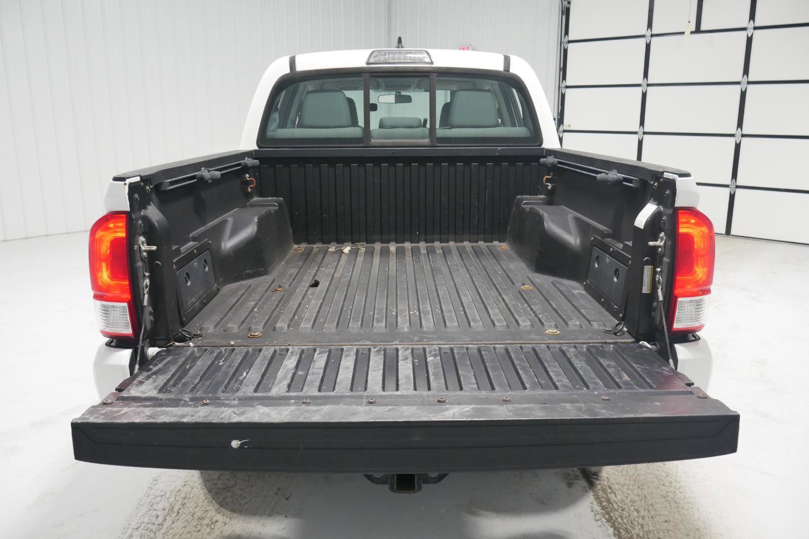 Used 2017 Toyota Tacoma SR image 25