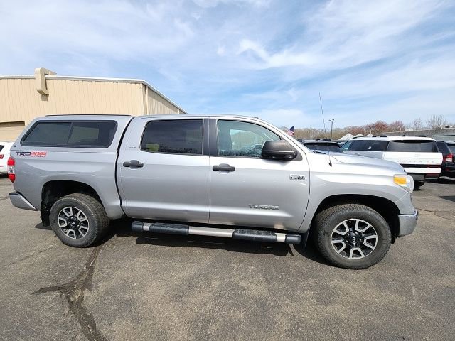 Used 2016 Toyota Tundra SR5 w/ TRD Off Road Package image 4